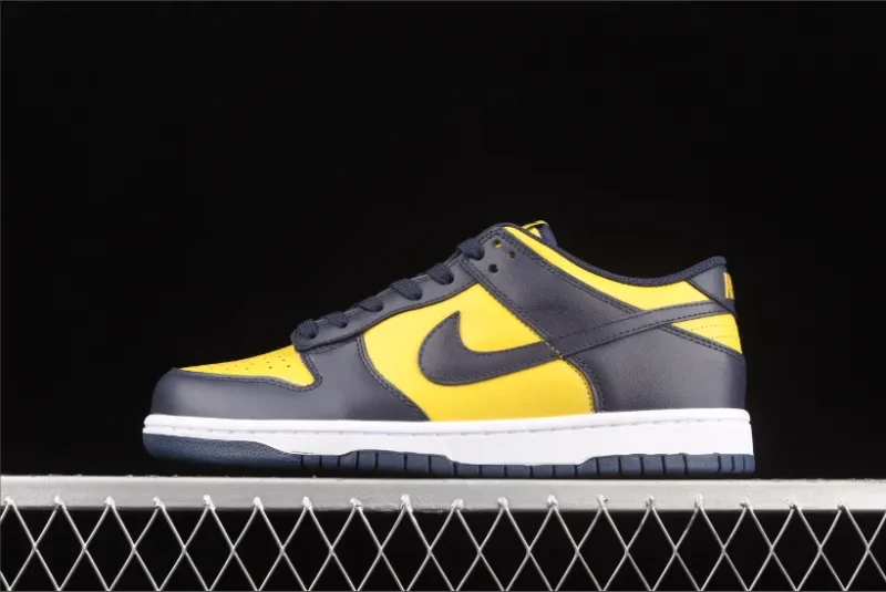 Nike Dunk Low Michigan