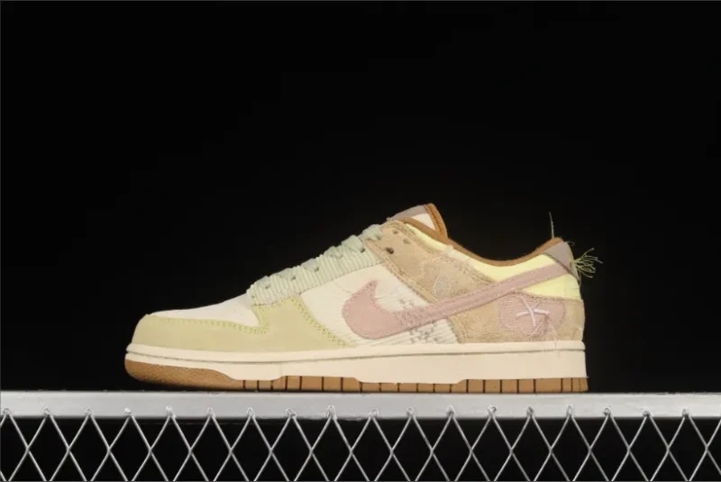 Nike Dunk Low On the Bright Side (de mujer)