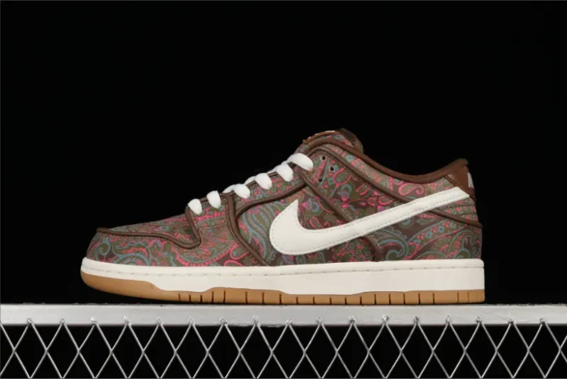 Nike SB Dunk Low Pro con estampado marrón