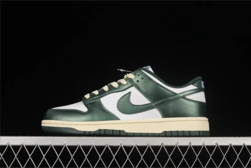 Nike Dunk Low Vintage en verde (de mujer)