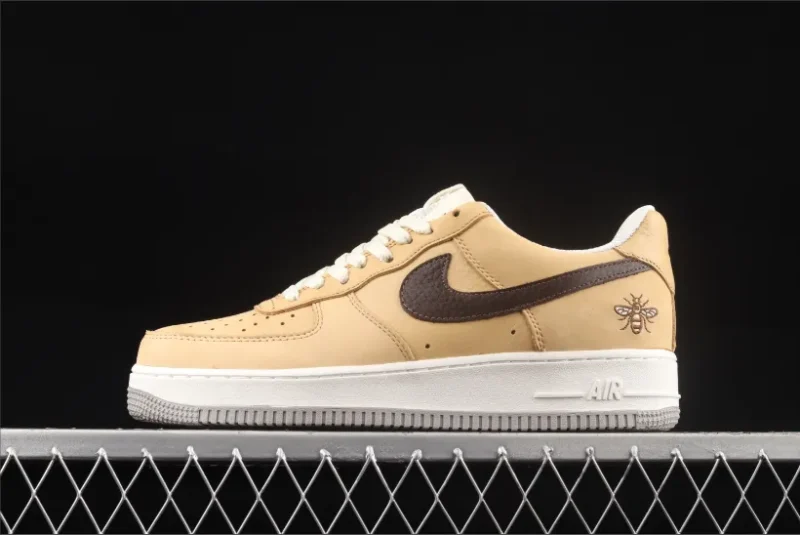 Nike Air Force 1 Low Manchester Bee