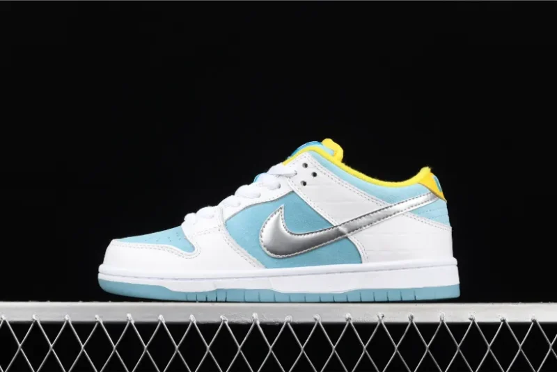 Nike SB Dunk Low Pro FTC en azul lago