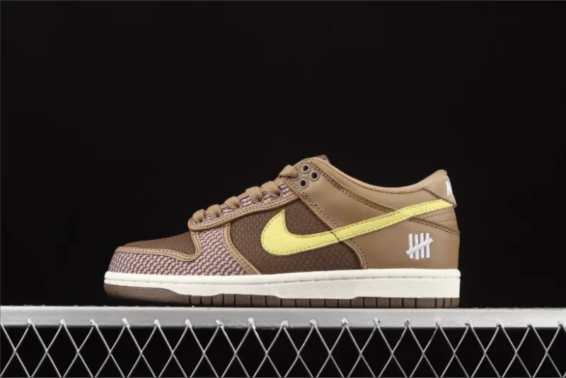 Nike Dunk Low SP Undefeated Canteen Dunk vs. AF1 Pack