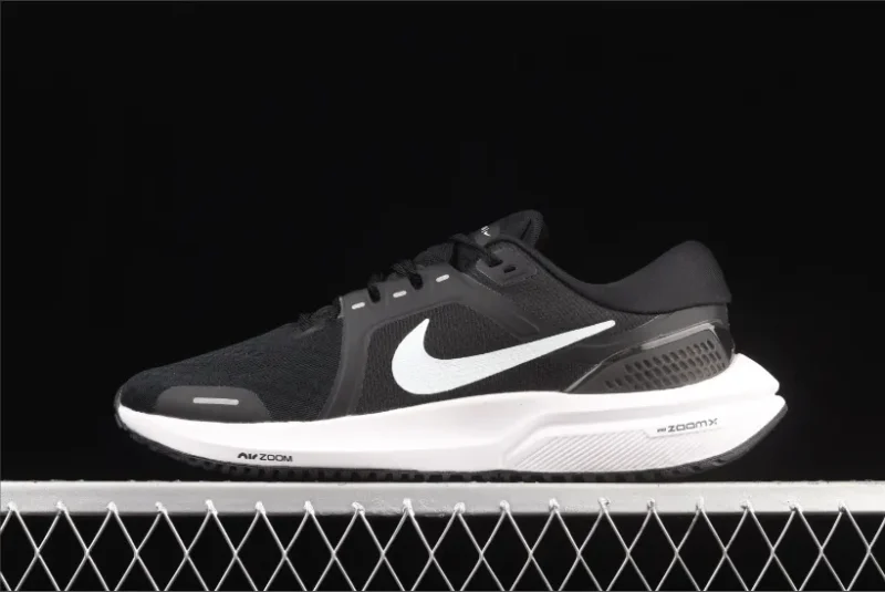 Nike Air Zoom Vomero 16