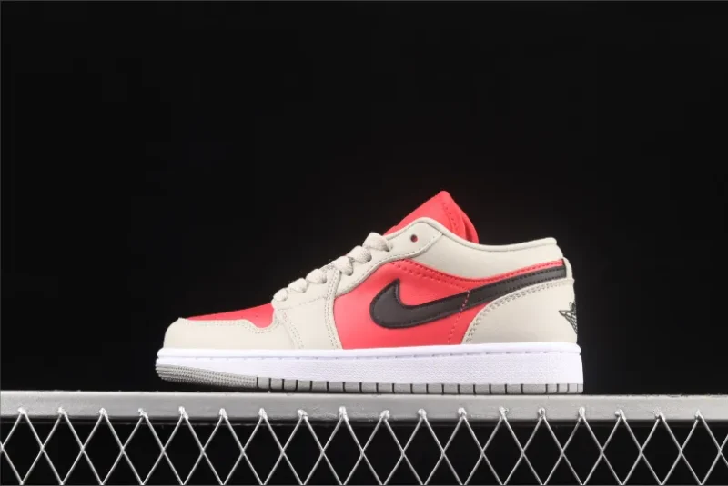 Jordan 1 Retro Low Light Iron Ore Siren Rojo