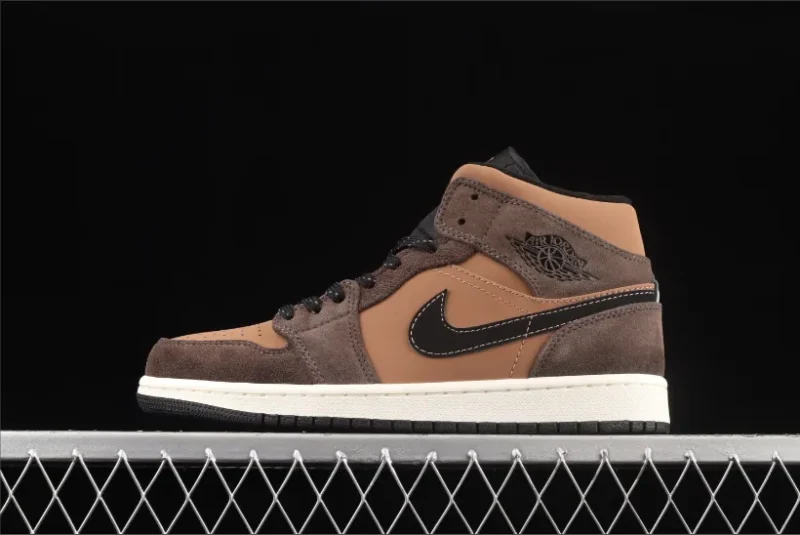 Jordan 1 Mid SE en negro chocolate oscuro