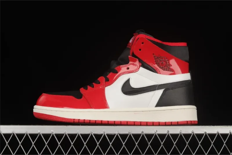 Jordan 1 High Zoom Air CMFT de charol en rojo y negro