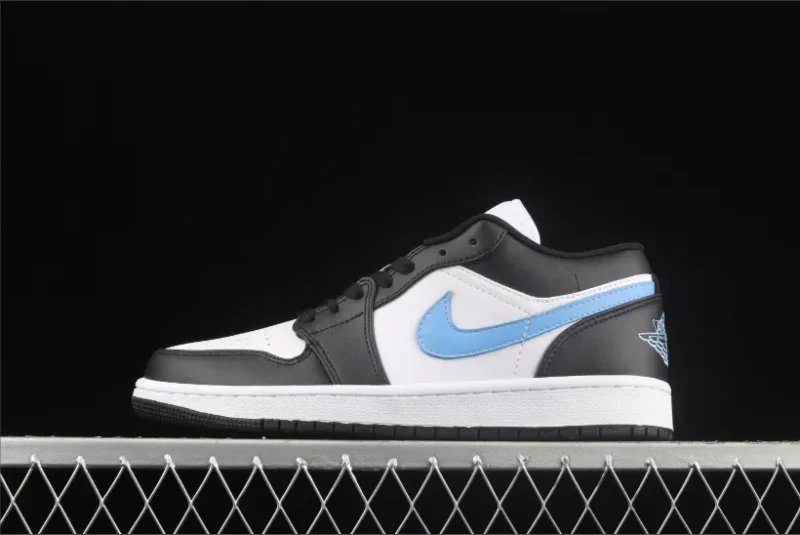 Jordan 1 Low en negro, azul y blanco