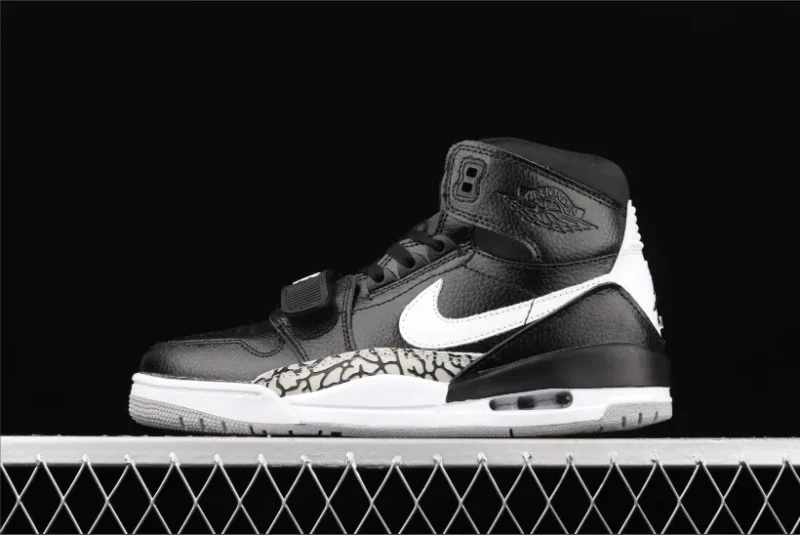 Jordan Legacy 312 Negro Blanco