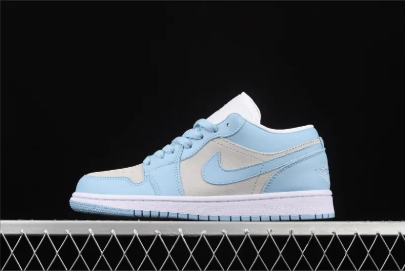 Jordan 1 Low Football en gris aluminio