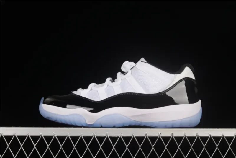 Jordan 11 Retro Low Concord