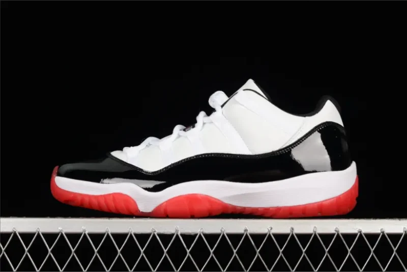 Jordan 11 Retro Low Concord Bred