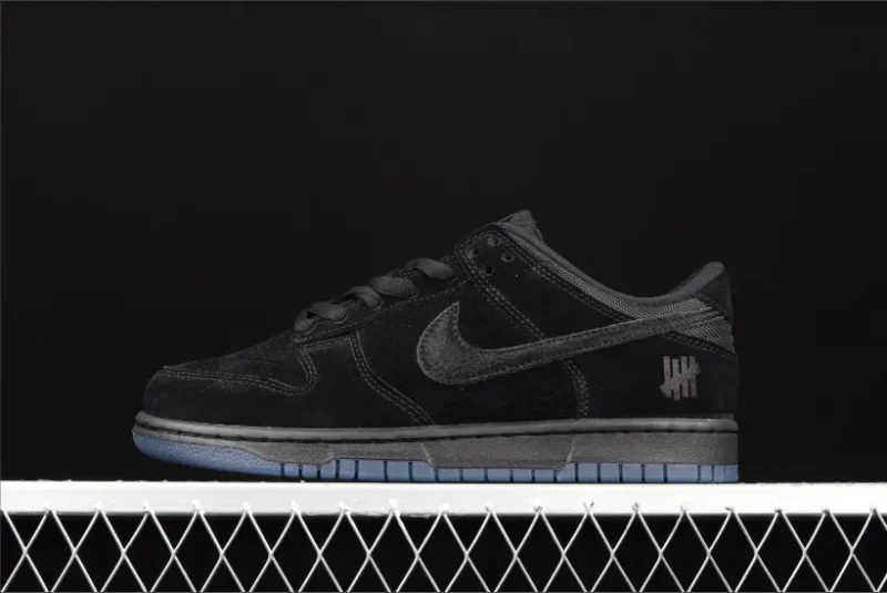 Nike Dunk Low SP Undefeated 5 On It en negro