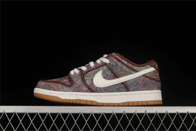 Nike SB Dunk Low Pro con estampado marrón