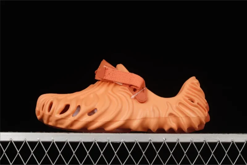 Zuecos Pollex Clog by Salehe Bembury Cobbler