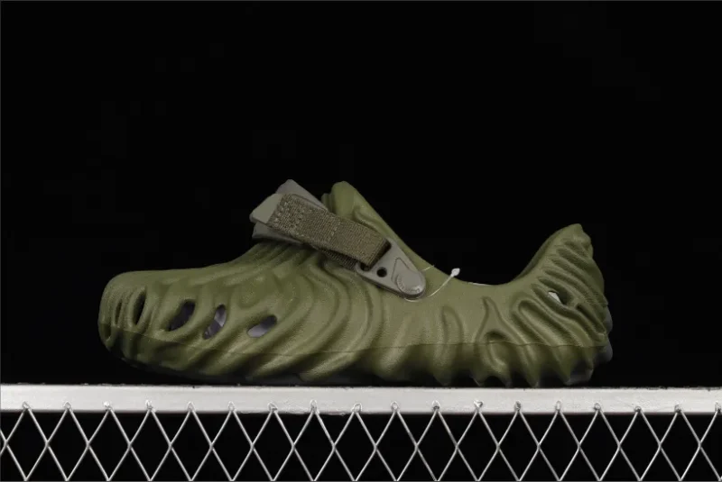 Zueco Crocs Pollex de Salehe Bembury Crocodile