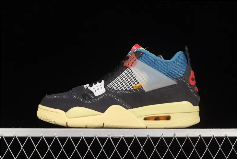 Jordan 4 Retro Union en negro chocolate y blanco