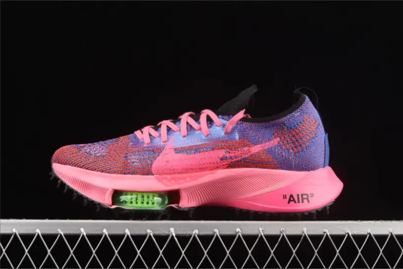 Nike Air Zoom Tempo Next% Flyknit Off-White en azul y rosa brillante