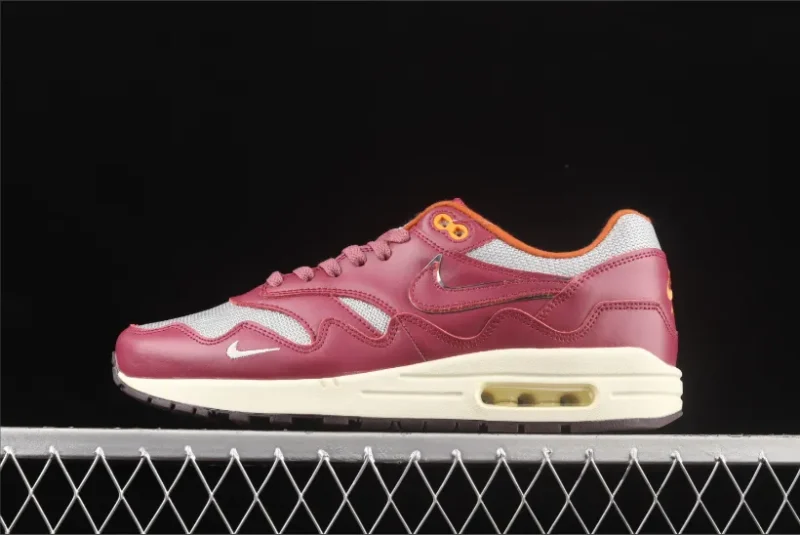 Nike Air Max 1 Patta Waves Rush en granate oscuro (con pulsera)