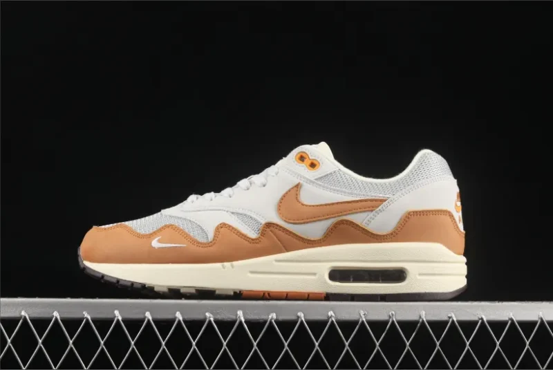 Nike Air Max 1 Patta Waves Monarch (sin pulsera)