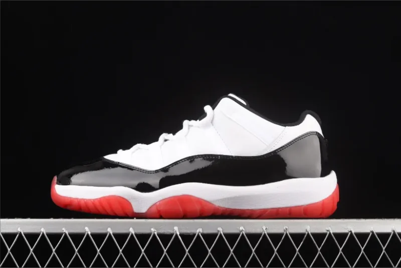 Jordan 11 Retro Low Concord Bred