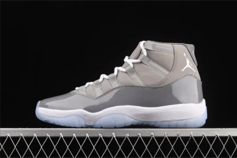 Jordan 11 Retro en gris hielo