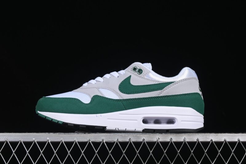 NIKE AIR MAX 1 87 MALACHITE GREEN
