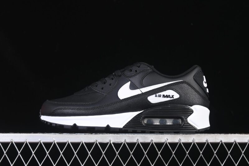 NIKE AIR MAX 90 BLACK WHITE
