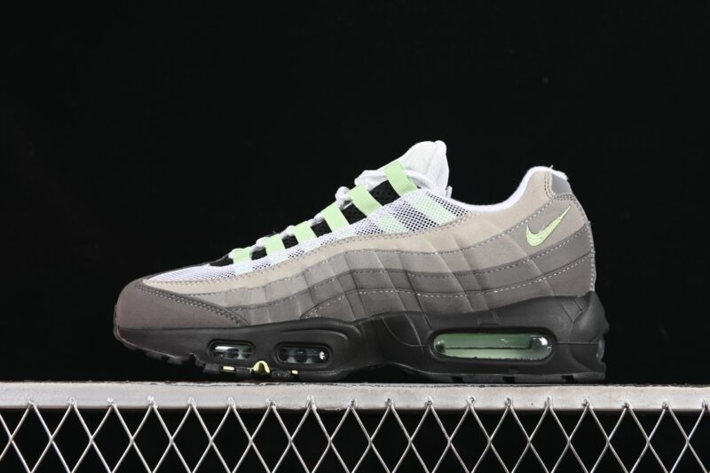 NIKE AIR MAX 95 NEW GREEN