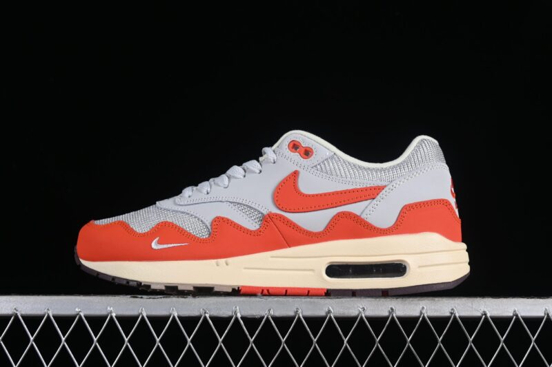 NIKE AIR MAX 1 PATTA WAVES MONARCH