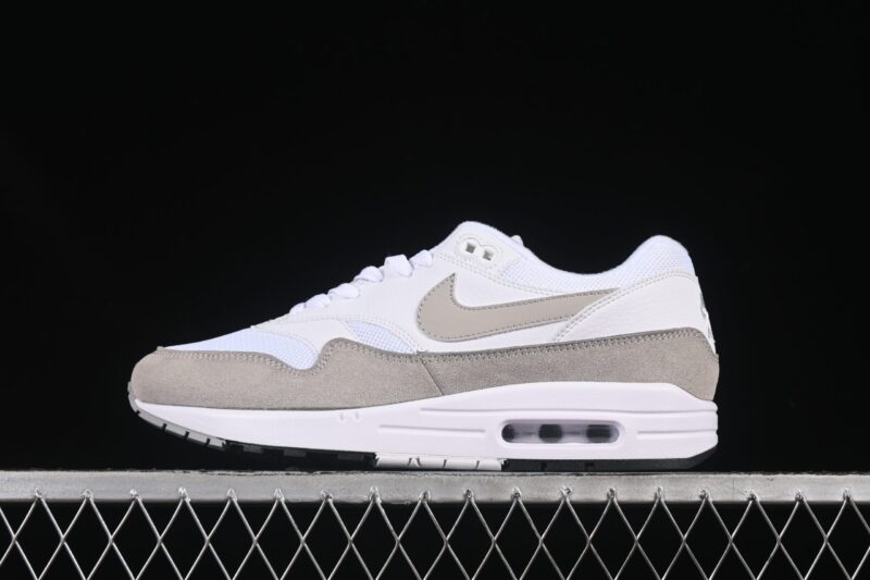 NIKE AIR MAX 1 PURE PLATINUM WHITE