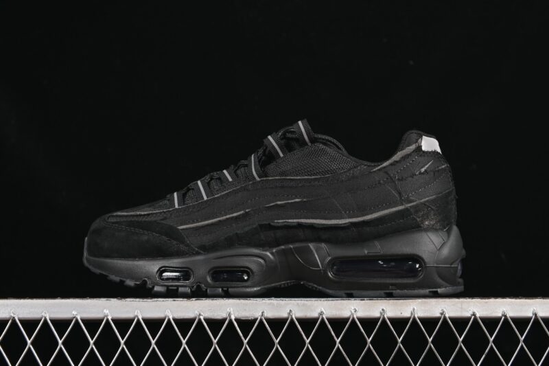 NIKE AIR MAX 95 TRIPLE BLACK
