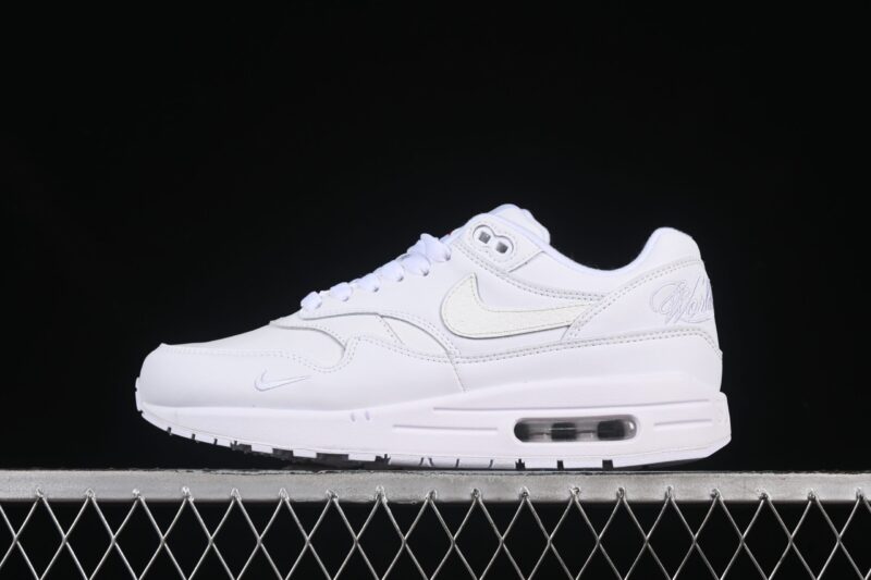 NIKE AIR MAX 1 TRIPLE WHITE