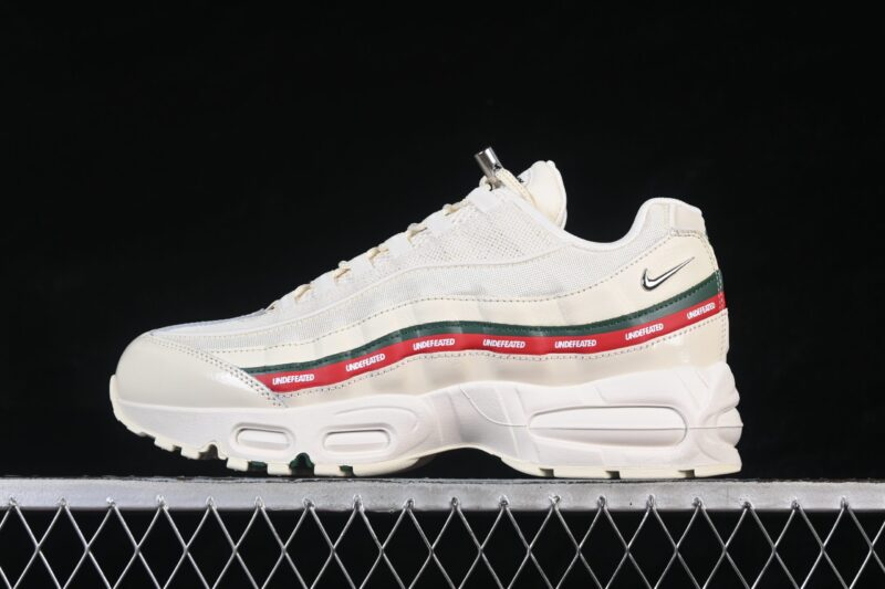 NIKE AIR MAX 95 UNDEFEATED SAIL