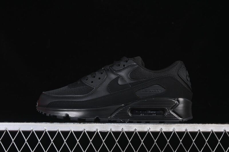 NIKE AIR MAX 90 VALENTINES DAY BLACK