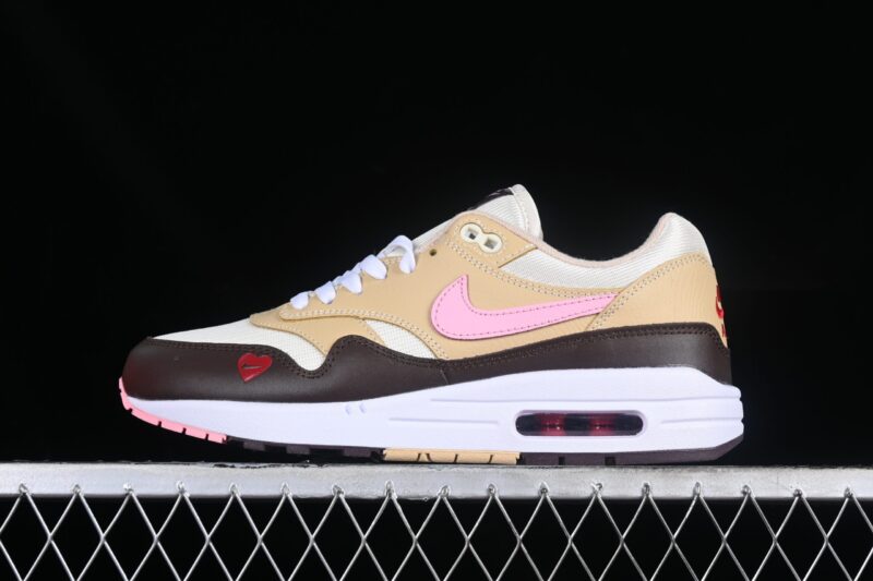 NIKE AIR MAX 1 VALENTINES DAY