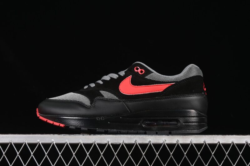 NIKE AIR MAX 1 VAMPS
