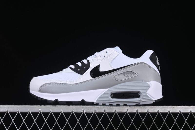 NIKE AIR MAX 90 WHITE BLACK