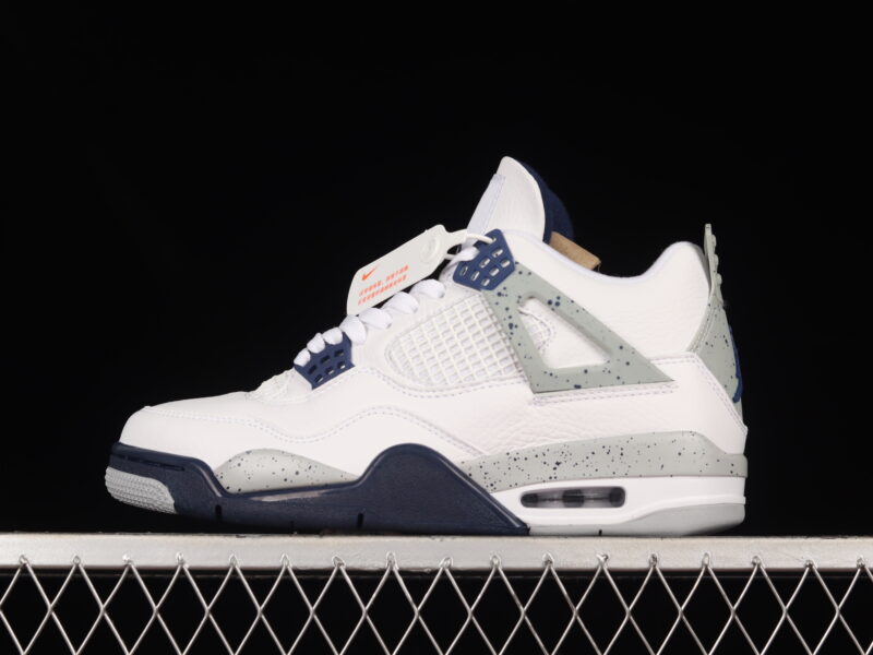 AIR JORDAN 4 RETRO MIDNIGHT NAVY