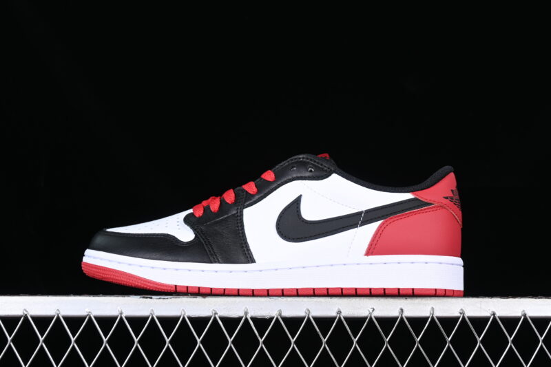 AIR JORDAN 1 LOW "BLACK TOE