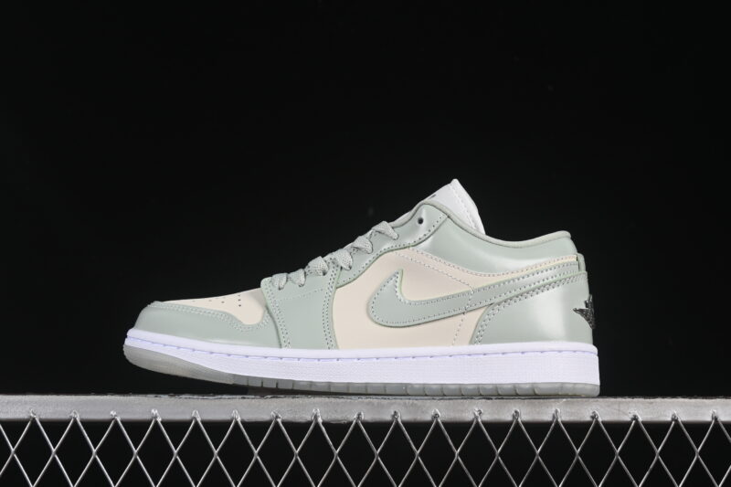 AIR JORDAN 1 LOW