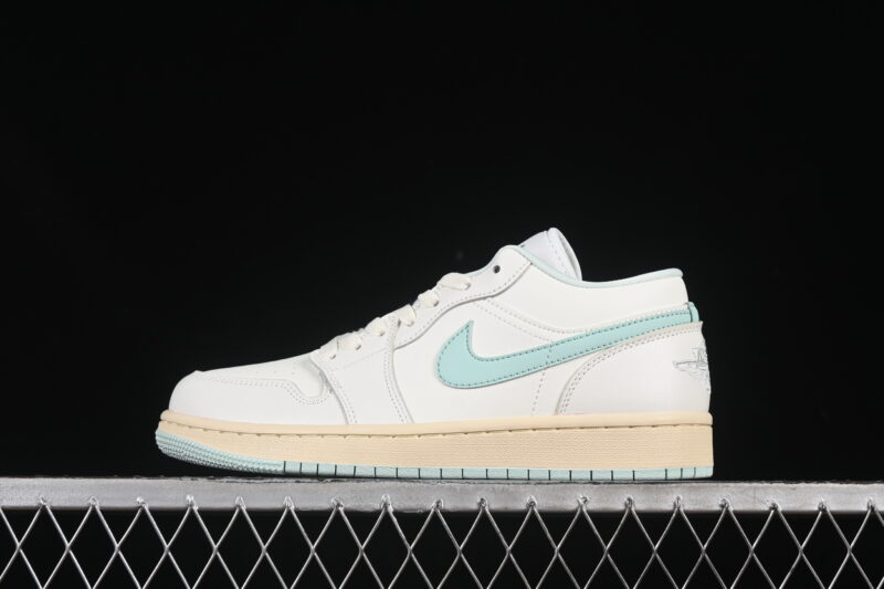 AIR JORDAN 1 LOW