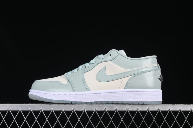 AIR JORDAN 1 LOW