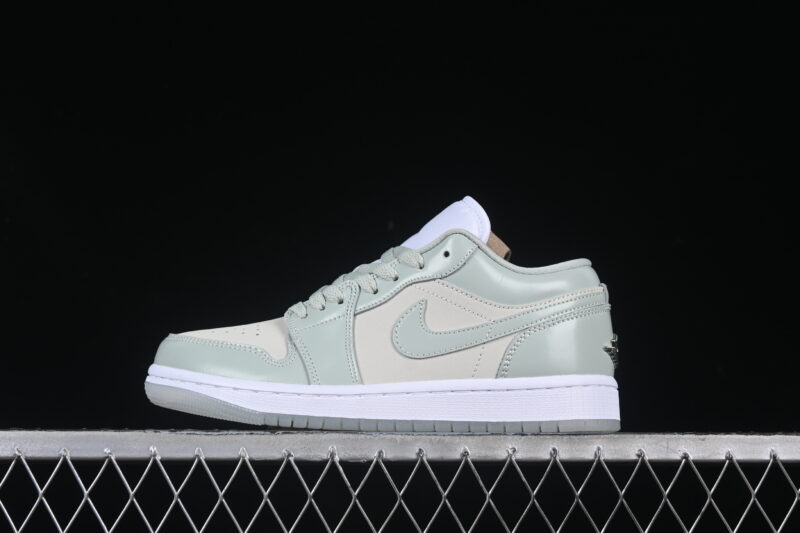 AIR JORDAN 1 LOW