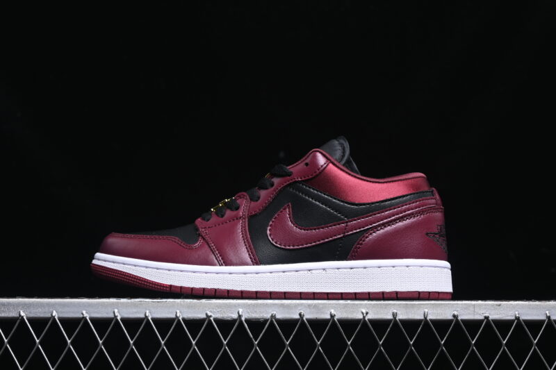 AIR JORDAN 1 LOW