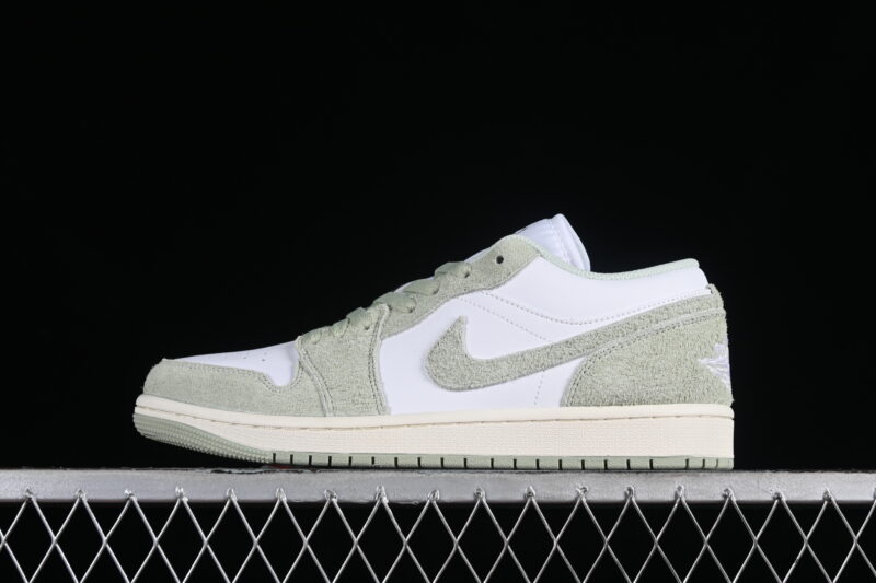 AIR JORDAN 1 LOW