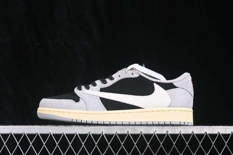 TRAVIS SCOTT X AIR JORDAN 1 LOW OG