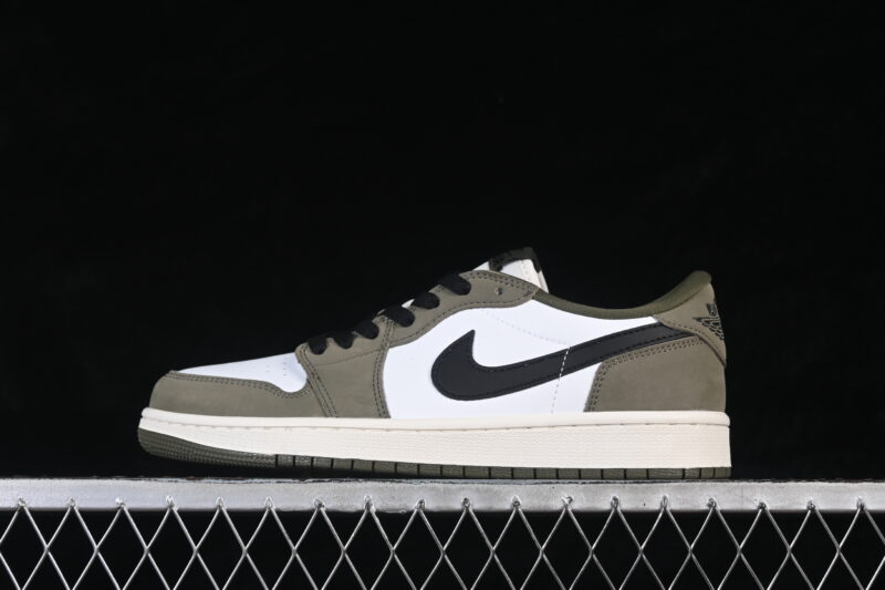 TRAVIS SCOTT X AIR JORDAN 1 LOW OG