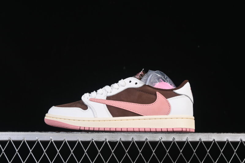 TRAVIS SCOTT X AIR JORDAN 1 LOW OG