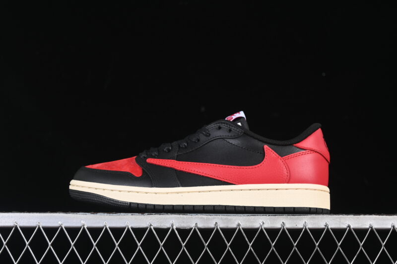 TRAVIS SCOTT X AIR JORDAN 1 LOW OG
